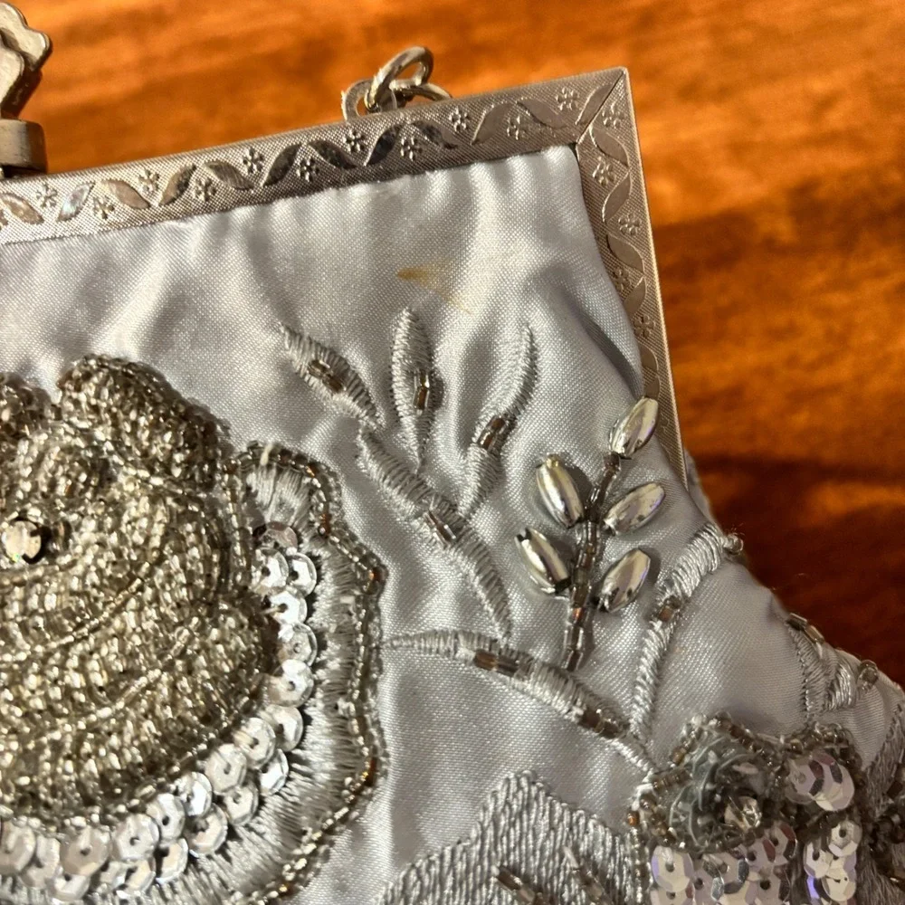 MG Collection Clutch Beaded Floral Satin OS Detachable Chain Silver Regencycore